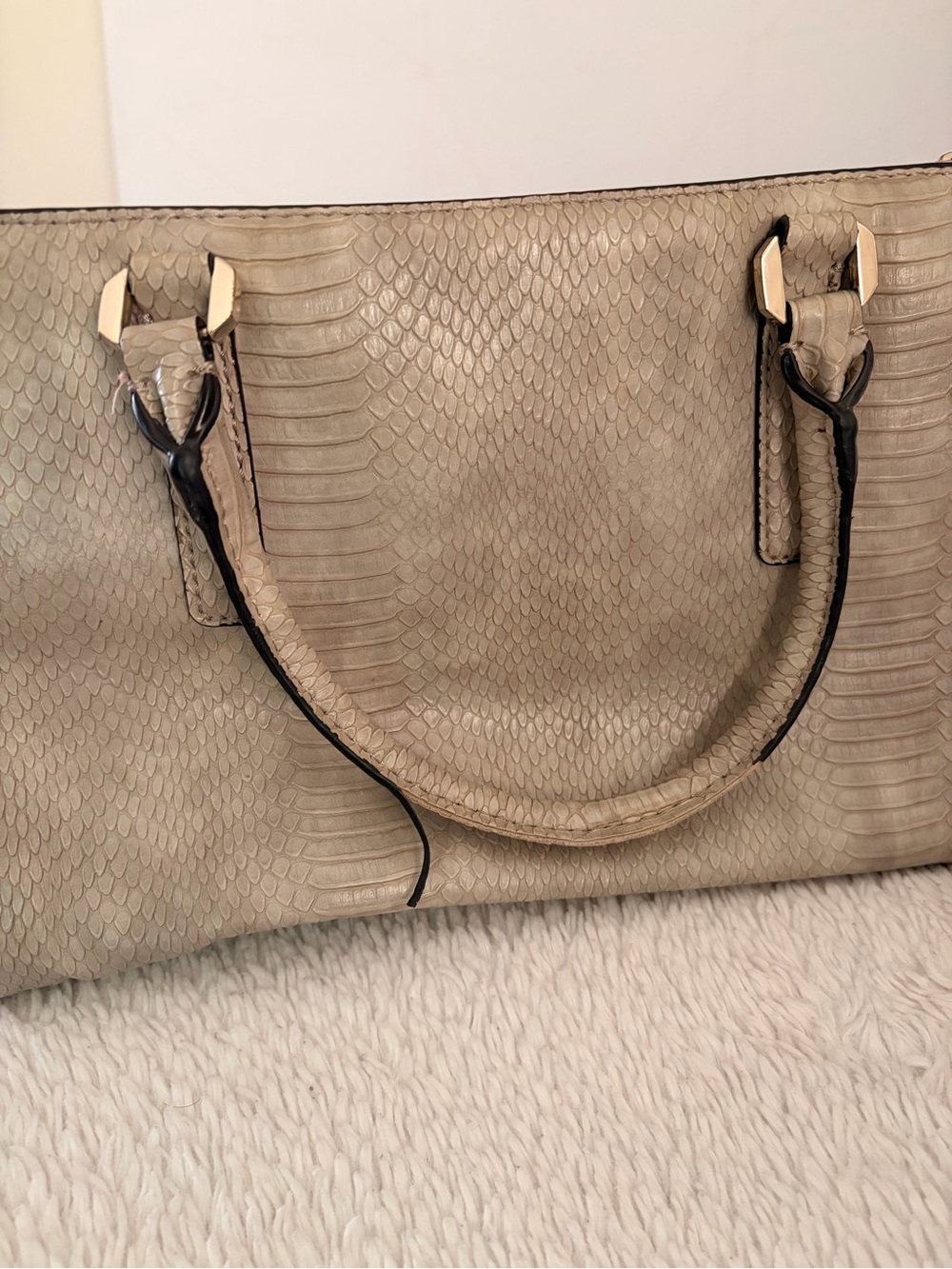 Guess Beige Textured Satchel with Gold Hardware - Picture 3 of 6